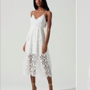 ASTR THE LABEL WHITE DRESS